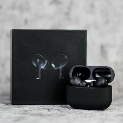 Airpods Pro 2 (2nd Generation) Black | USB-C, Noise Cancellation - Image 4